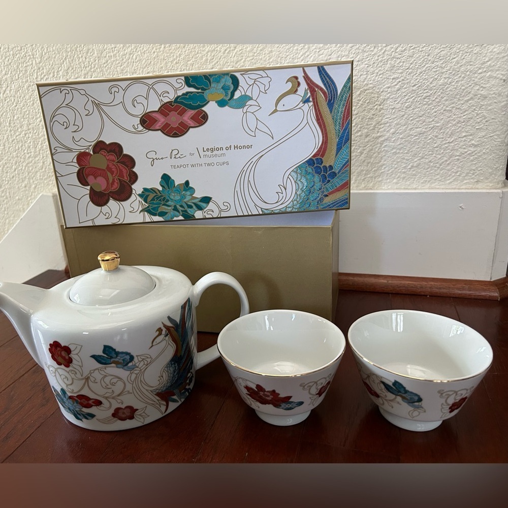 Guo Pei for Legion of Honor SF tea pot w/ 2 cups set new in box collectible